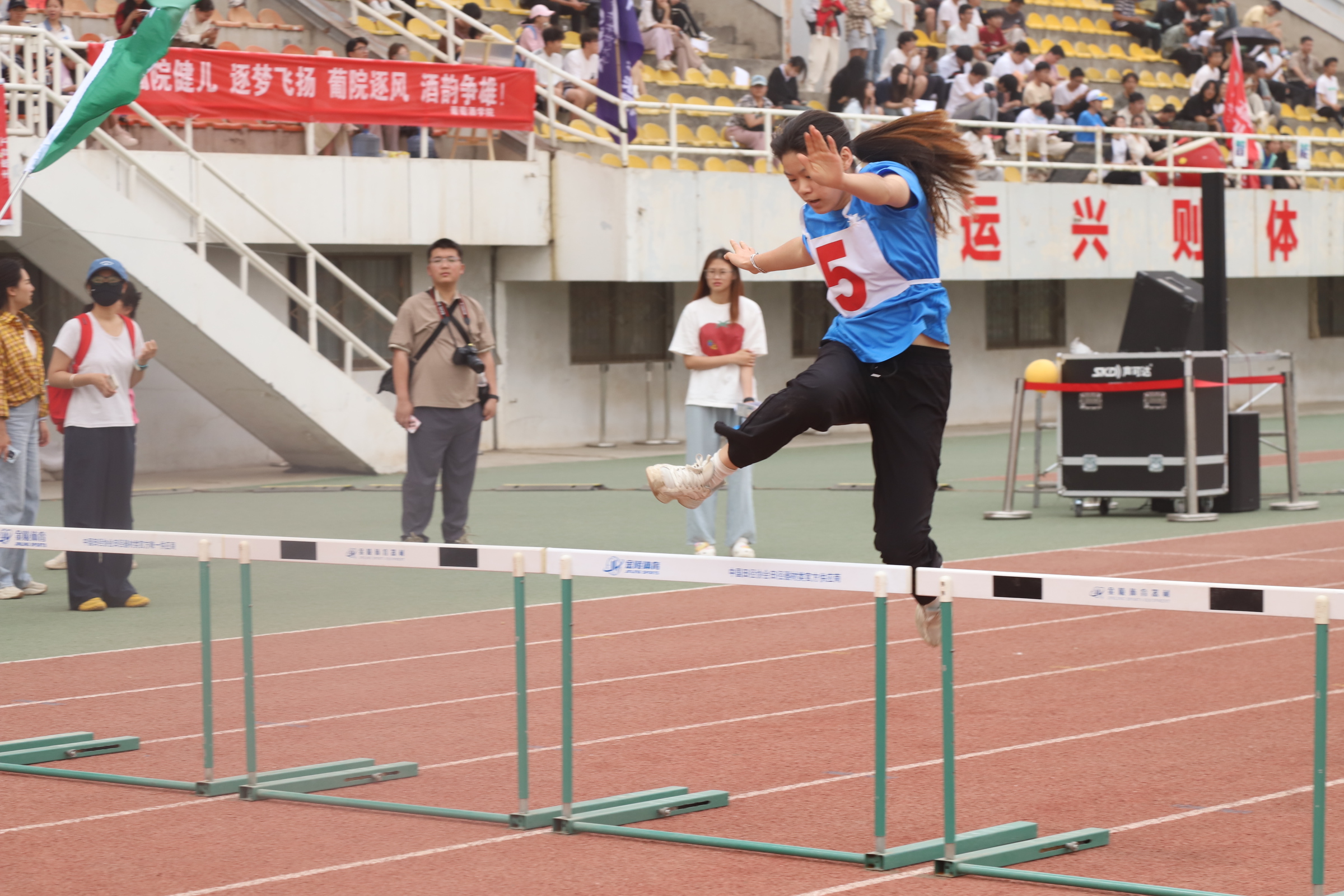 女子400米跨栏.JPG